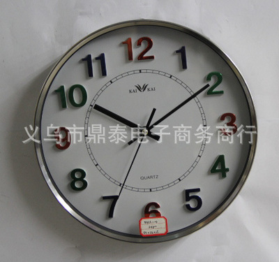 藝術(shù)與實(shí)用兼?zhèn)?彩色字鋁合金時(shí)尚掛鐘的市場與工藝探析