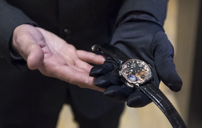 中國引擎驅動全球硬奢復蘇，高端鐘表市場走出疫情陰霾